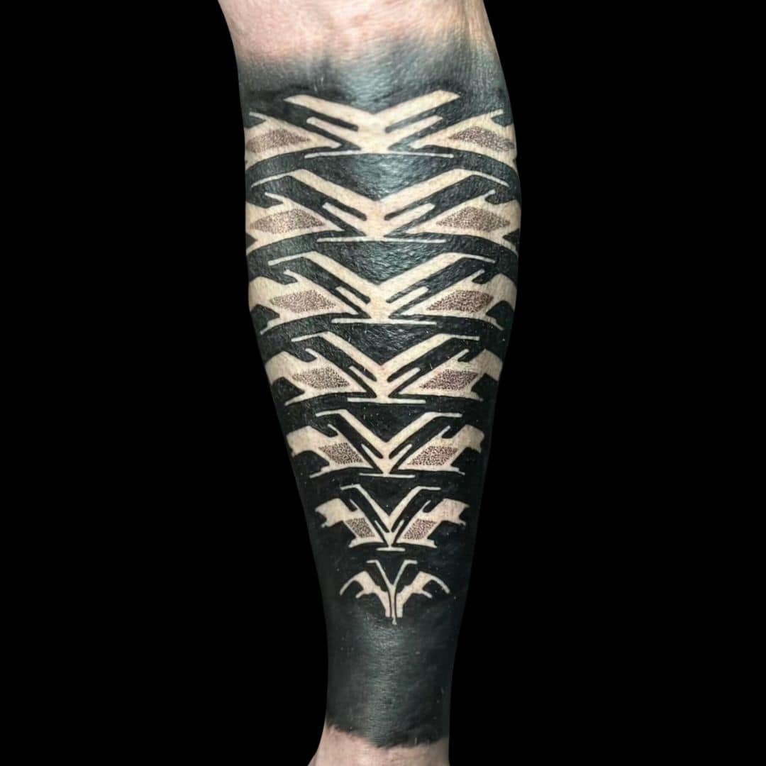 Marto Tattoo Artist Blackwork Cyber Geometry Forearm Wrap Around Tattoo brisbane blackwork tattoo
