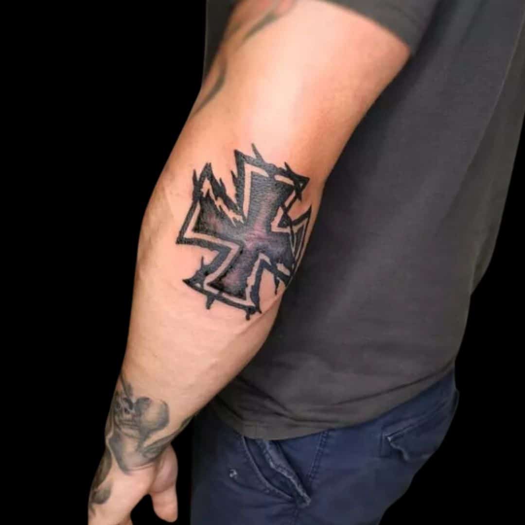 30 Stunning Cross Tattoo Ideas & Designs for 2025