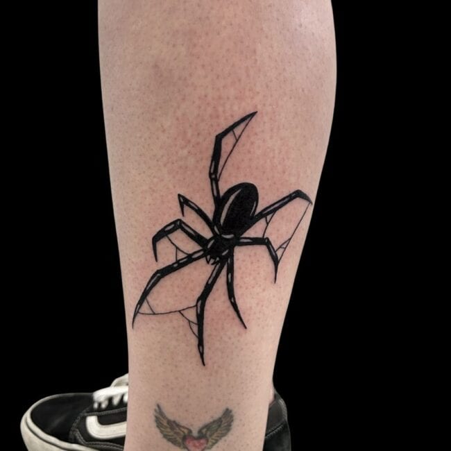 Kenzie Tattoo Artist Animal Spider Fine Line Blackwork Leg Tattoo