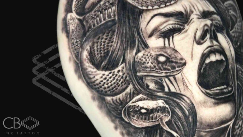 BLOG-COVER-IMAGE-CLASSICAL-GREEK-MEDUSA-TATTOOS-BOLD-IDEAS