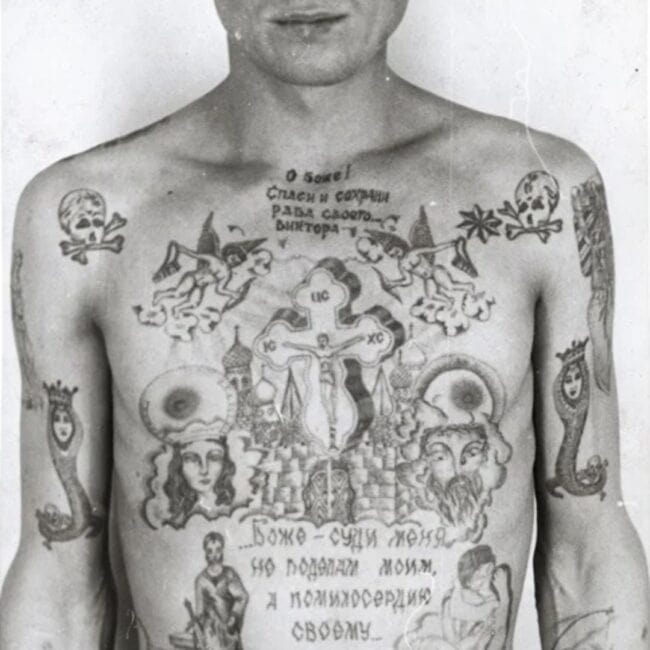 Russian Man The Skull and Crossbones Tattoo Black and White Full Front Body Tattoo Picture