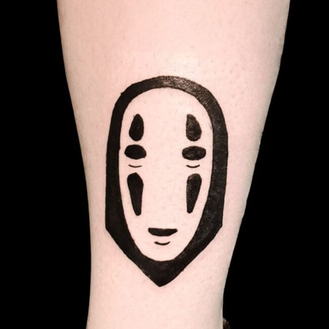 Ben Tattoo Artist Blackwork Minimalist No face Character Bold Eye Check Lip Oval Face Leg Tattoo
